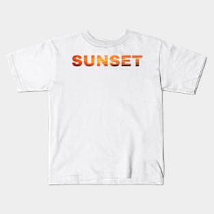 Longing for sunsets Kids T-Shirt